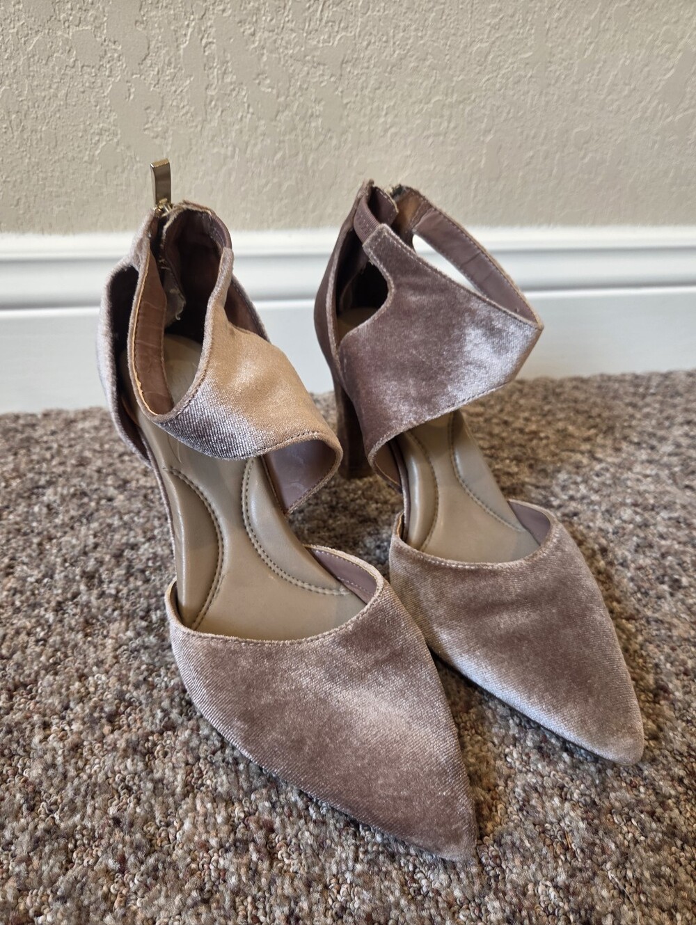 Aerosoles Purple Velvet Heels - Size 8.5